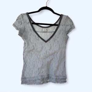 Abercrombie vintage Lace V-Neck Short Sleeve Top - Light Gray